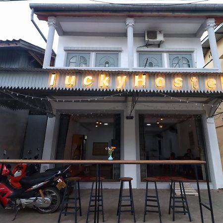 Lucky Hostel Luang Prabang Exteriör bild